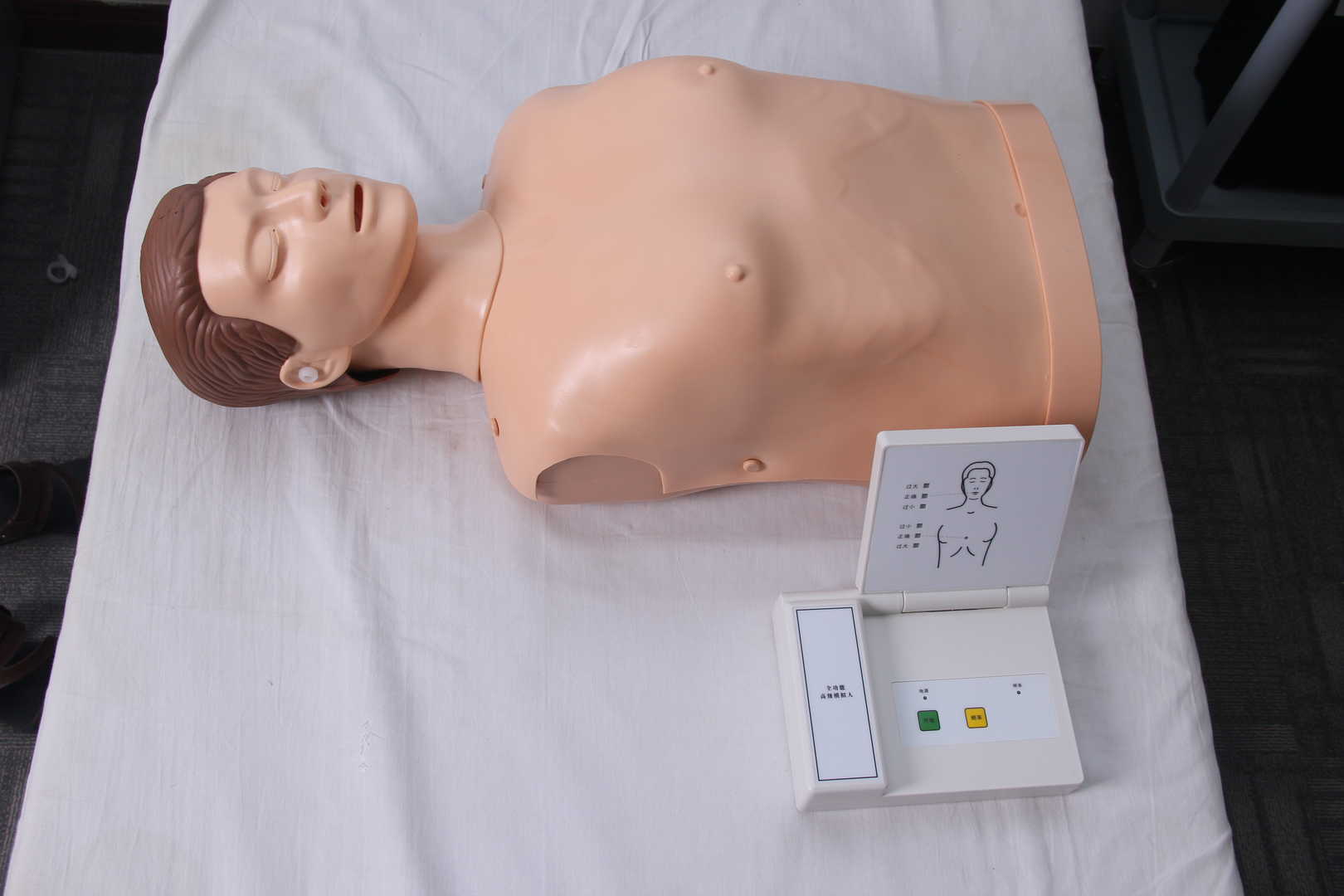 Half Body CPR Training Manikin (with display device)